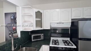 2141 Biarritz Dr in Miami Beach, FL - Foto de edificio - Building Photo