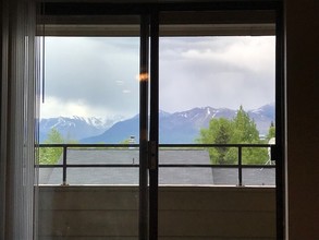 Central Park Apartments in Anchorage, AK - Foto de edificio - Building Photo