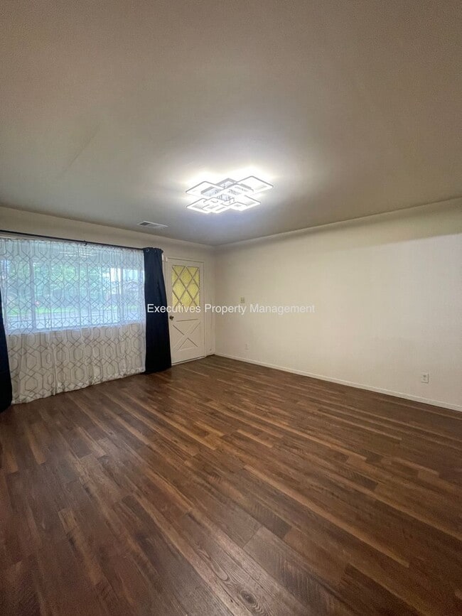 7126 Louise Ave in Winton, CA - Building Photo - Building Photo