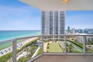 6423 Collins Ave in Miami, FL - Building Photo