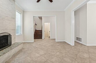 1101 N Locust St in Denton, TX - Building Photo - Building Photo