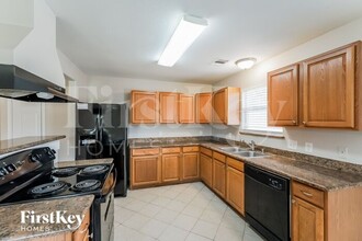 1610 Quail Run in Brookshire, TX - Building Photo - Building Photo