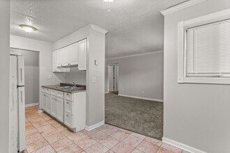 21620 Hillside Dr in Clinton Township, MI - Building Photo - Building Photo