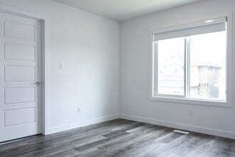 6548-65175 175 Ave NW in Edmonton, AB - Building Photo - Building Photo