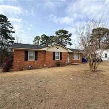 5340 S Sumac Cir in Fayetteville, NC - Building Photo - Building Photo