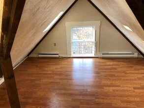 91 Maple St, Unit 3rd Floor in Wilton, NH - Building Photo - Building Photo