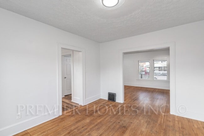 2318 10th St NW in Canton, OH - Building Photo - Building Photo