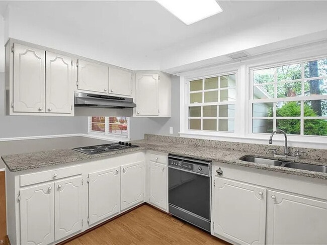 3106 Winchester Dr in Greensboro, NC - Building Photo - Building Photo