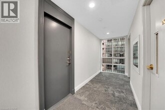 51 Lower Simcoe St in Toronto, ON - Building Photo - Building Photo