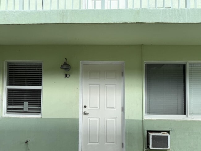 property at 1118 N H St