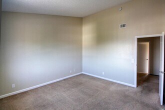 21 Regents Cir in Rohnert Park, CA - Building Photo - Building Photo