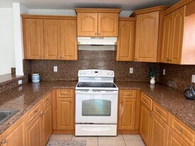 2242 Thomas St in Hollywood, FL - Building Photo