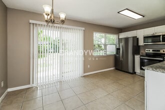 3221 Thistle Hill Dr in Aloma, FL - Building Photo - Building Photo