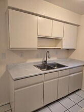 Randolph Place Apartments in Tucson, AZ - Foto de edificio - Building Photo