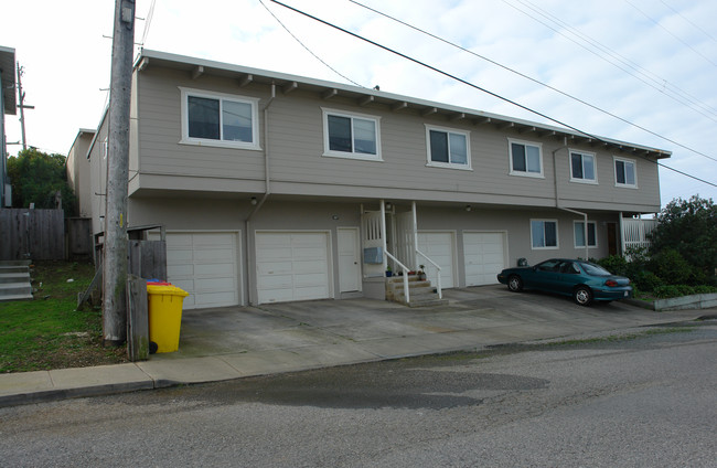 112 Montecito Ave in Pacifica, CA - Building Photo - Building Photo