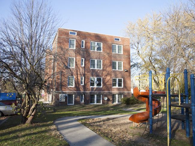 Legacy Park Apartments in Des Moines, IA - Building Photo - Building Photo