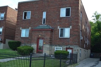 956 Ludlow Ave in Cincinnati, OH - Building Photo - Building Photo