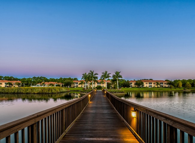 Toledo Club Apartments in North Port, FL - Foto de edificio - Building Photo