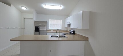 927 SE 14th St in Cape Coral, FL - Building Photo - Building Photo