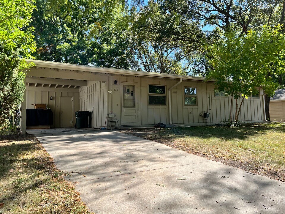 632 Eastborough Ln in Lincoln, NE - Building Photo
