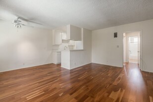 1808 N Harvard Blvd in Los Angeles, CA - Building Photo