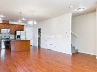 14165 Russ Wilcox Way in Oregon City, OR - Foto de edificio - Building Photo