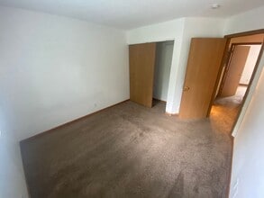 8535 Cardiff Ln in Eden Prairie, MN - Building Photo - Building Photo