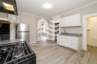 1319 N Broadway St in Peoria, IL - Building Photo - Building Photo