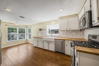 4409 Bridlewood Dr in Austin, TX - Building Photo - Building Photo