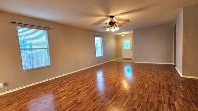 159 Blue Juniper in San Antonio, TX - Foto de edificio - Building Photo