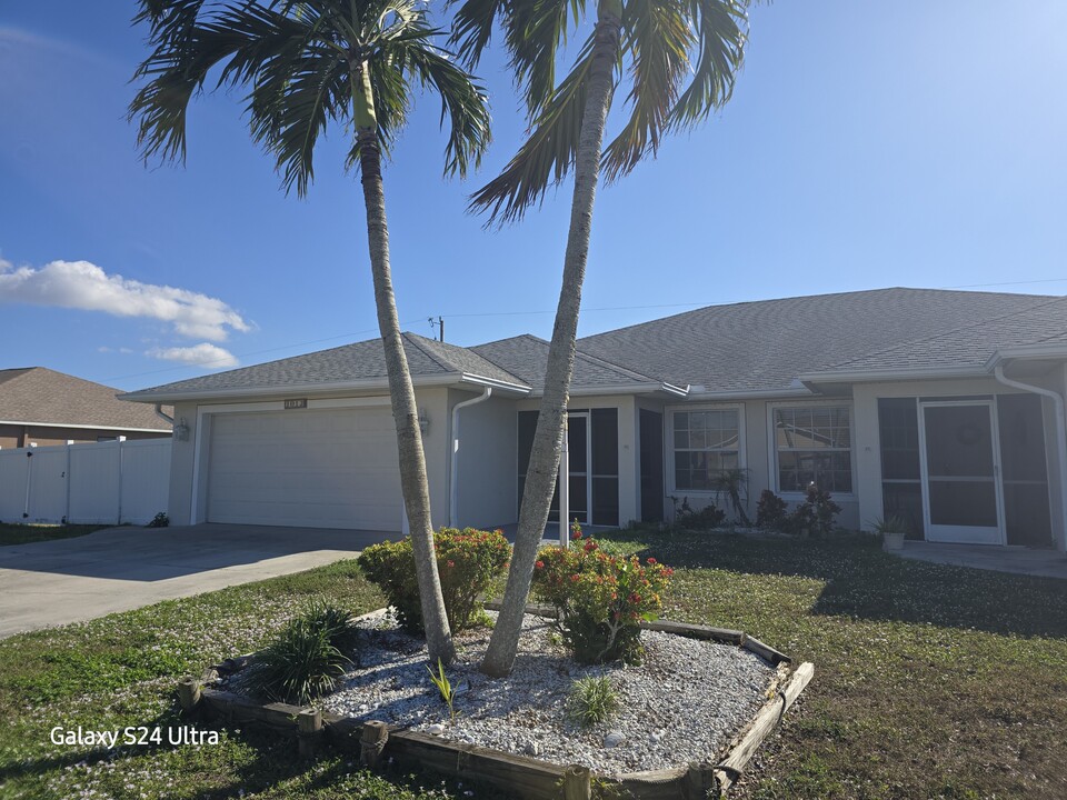 1012 SE 12th Terrace in Cape Coral, FL - Building Photo