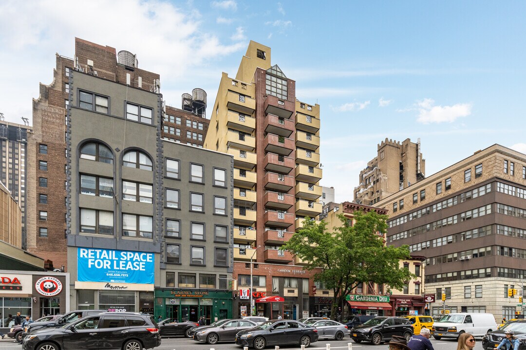 Garden Terrace Condominiums in New York, NY - Foto de edificio