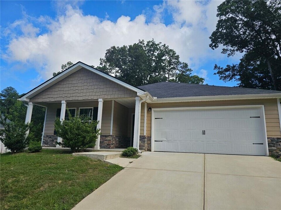 29 Danette Ct in Dallas, GA - Building Photo