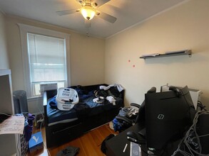 74 Avon St, Unit 2R in Somerville, MA - Building Photo - Building Photo