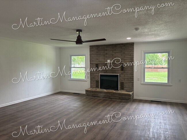 201 W Walnut St in Green Ridge, MO - Building Photo - Building Photo