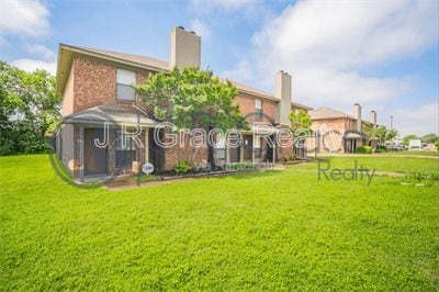 5935 Shadydell Dr in Fort Worth, TX - Building Photo - Building Photo