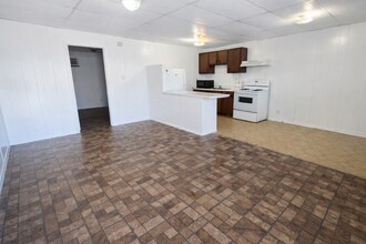 315 Gaiety Ln, Unit B in San Antonio, TX - Foto de edificio - Building Photo