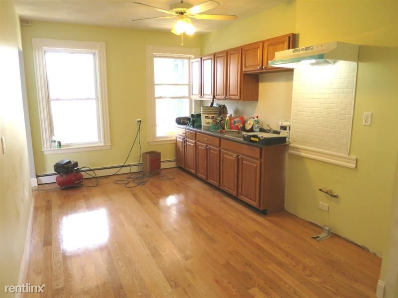 295 Windsor St-Unit -Apt 5 in Cambridge, MA - Building Photo