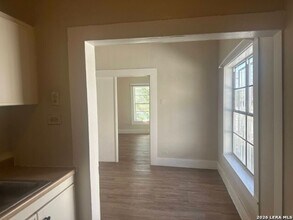 1209 El Paso St in San Antonio, TX - Building Photo - Building Photo