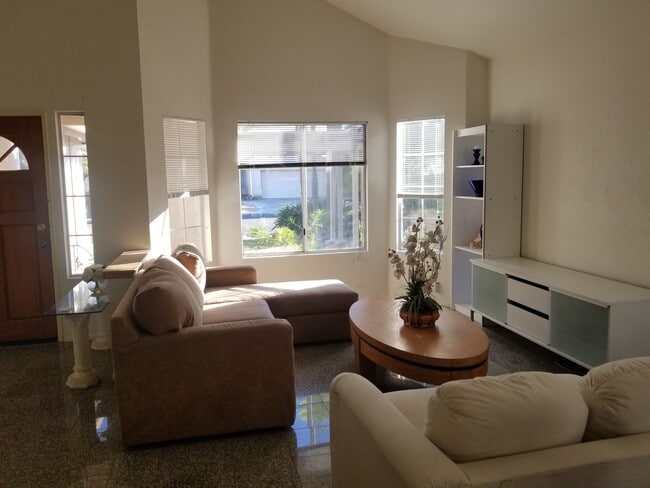 11715 Thomas Hayes Ln in San Diego, CA - Building Photo - Building Photo