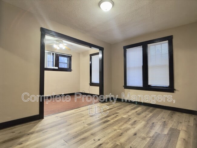 325 E Washington St in Mankato, MN - Building Photo - Building Photo