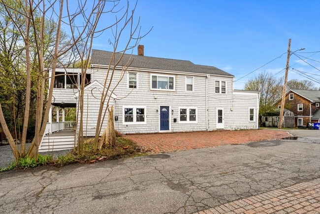9 Maple Cir