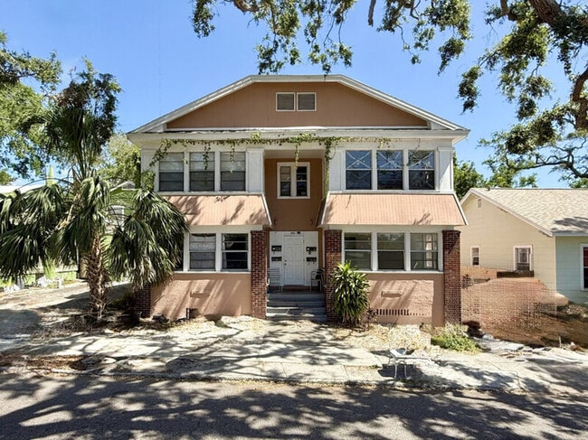 property at 725 14th Ave S
