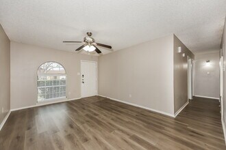 521 Annapolis Dr, Unit 172 in Fort Worth, TX - Building Photo - Building Photo