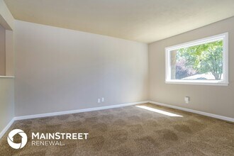9130 Grant Ln in Overland Park, KS - Building Photo - Building Photo
