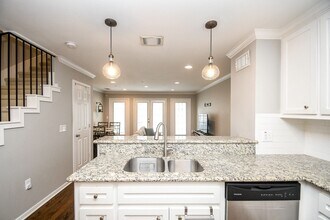 2332 Winrock Blvd in Houston, TX - Building Photo - Building Photo