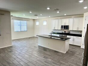 1098 E Regent Dr in Gilbert, AZ - Building Photo - Building Photo