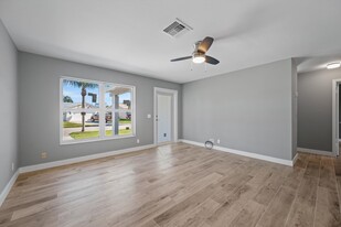 116 Deerfield Ct in Jupiter, FL - Foto de edificio - Building Photo