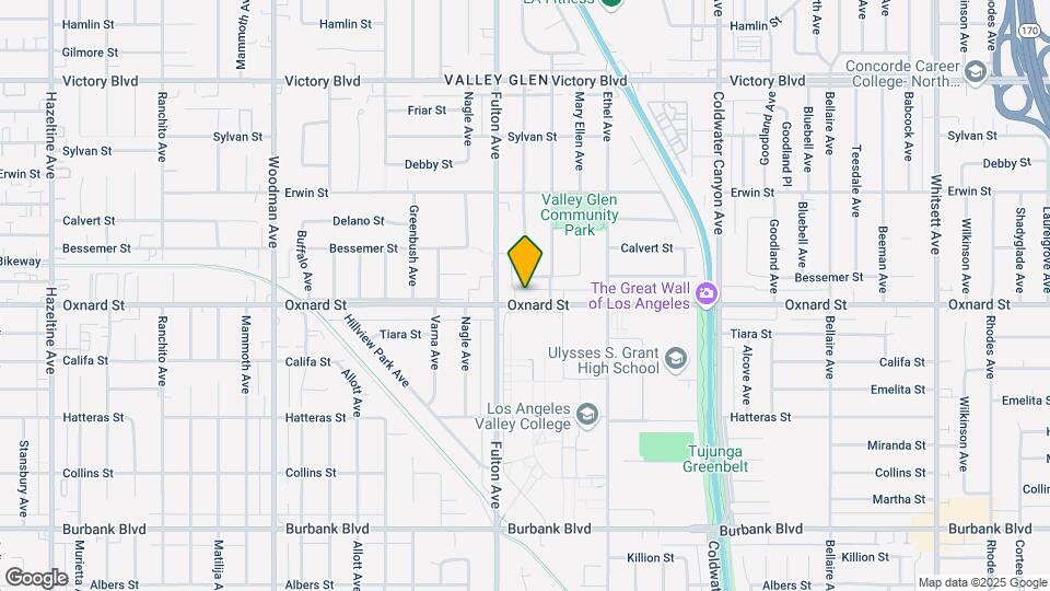 13233 Oxnard St Mapa y Detalles de la Ubicación