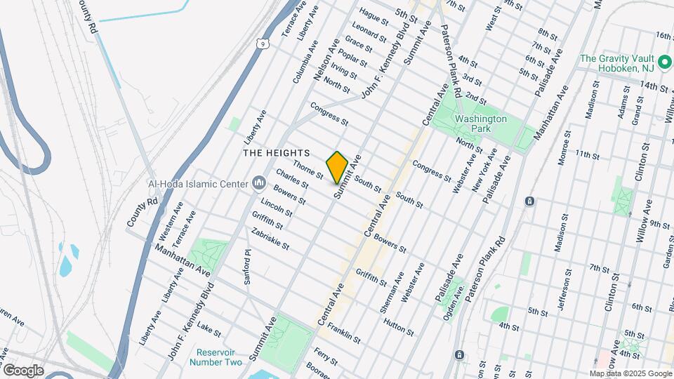 1023 SUMMIT Ave Mapa y Detalles de la Ubicación